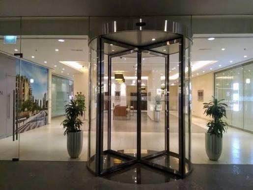8 Boulevard Walk: Lobby