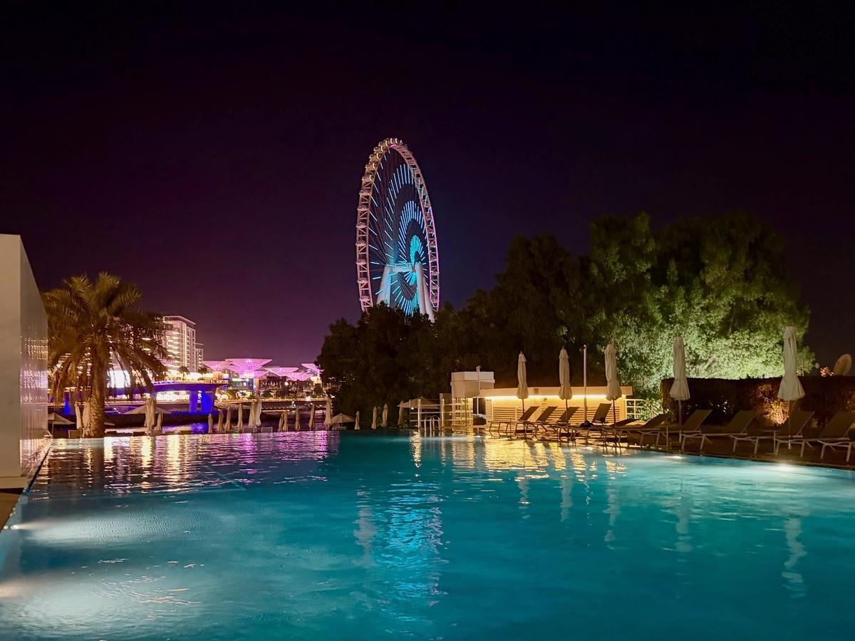 Al Bateen Residences: Pool