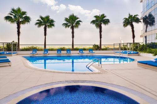 Aparthotel Adagio Premium Dubai Al Barsha: Pool