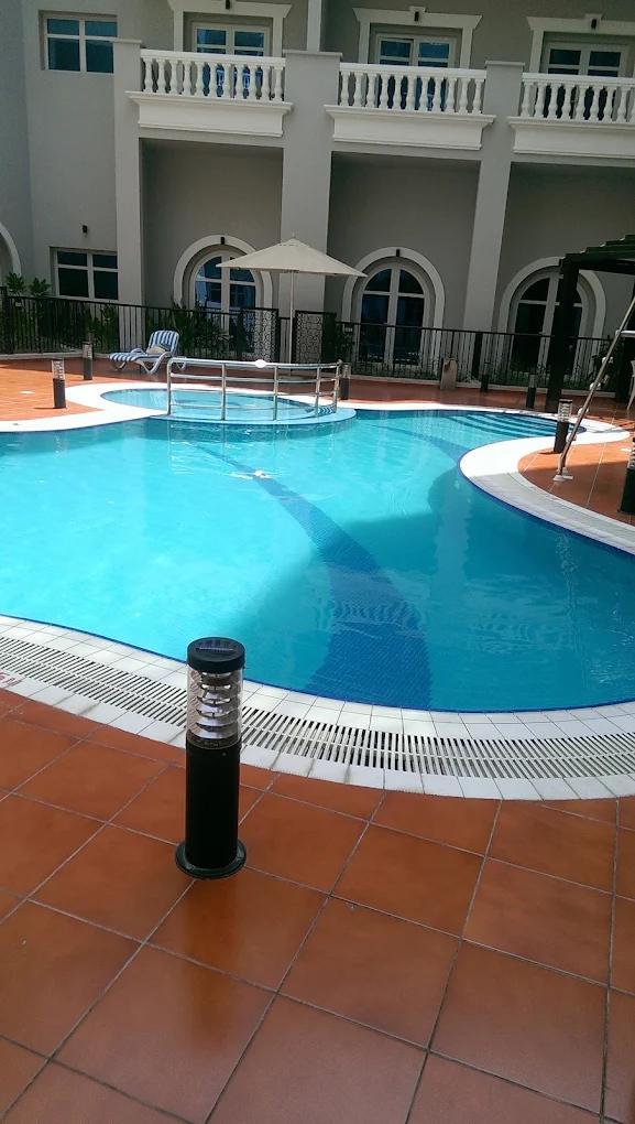 Autumn Cluster: Pool