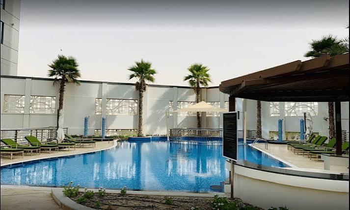 Capital Bay: Pool