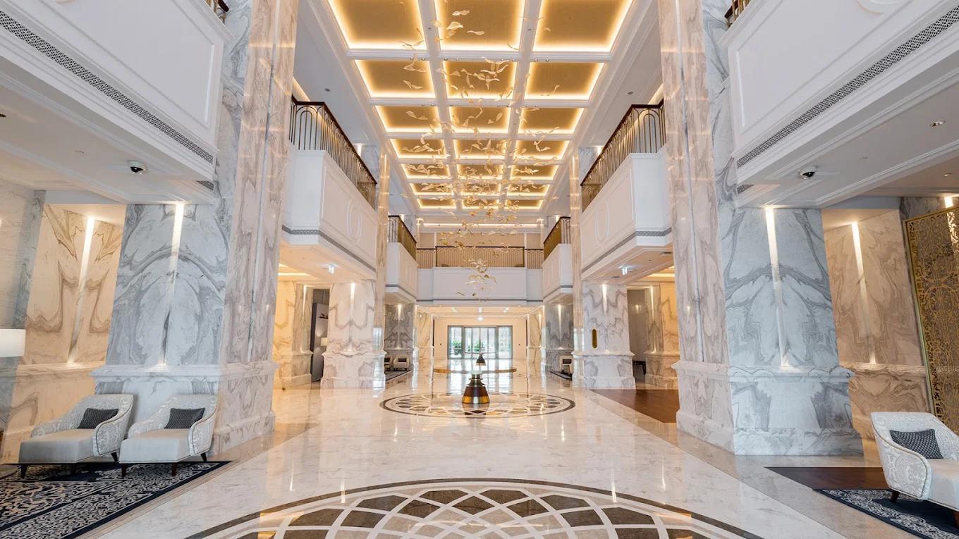 Cheval Maison: Lobby