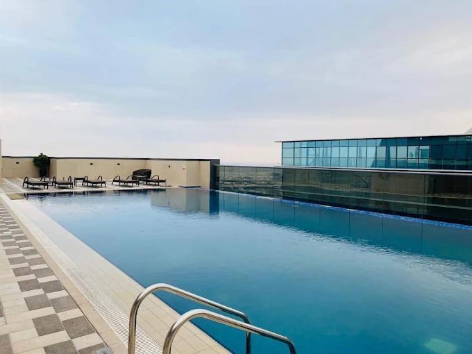 Duja Tower: Pool