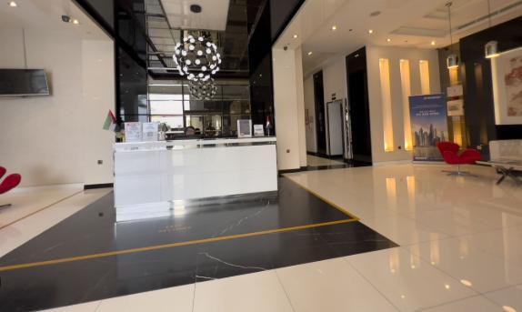 Executive Bay: Lobby