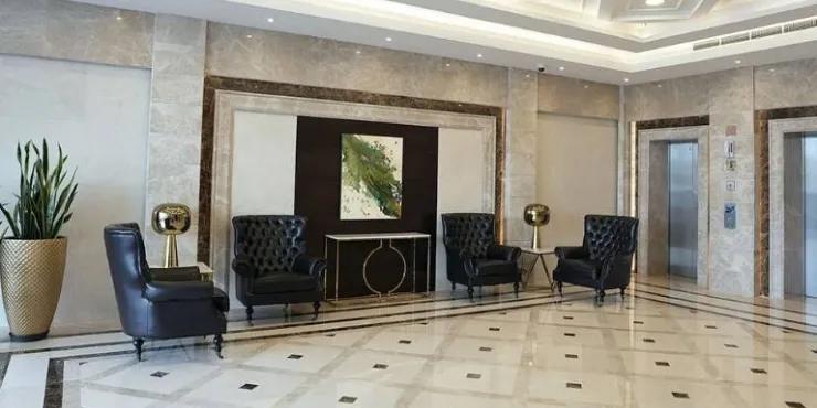 G24: Lobby