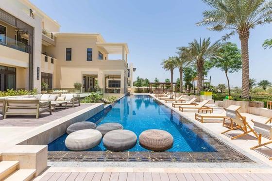 Golf Grove: Pool