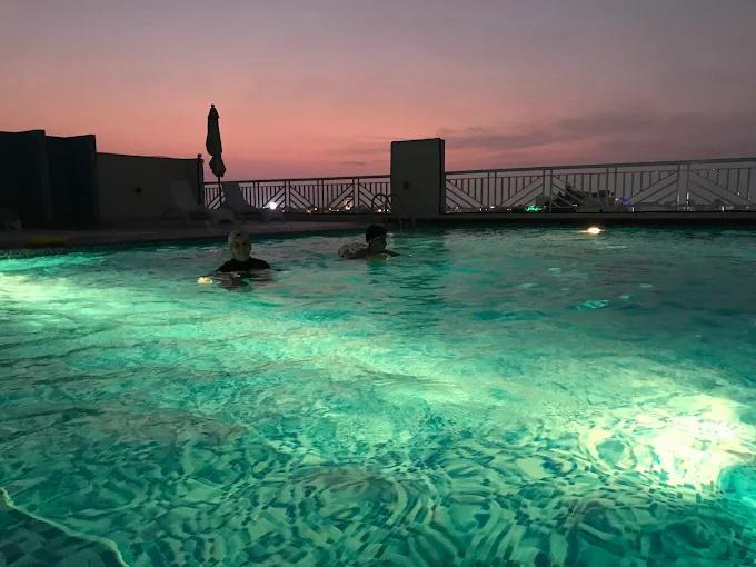 Jumeirah Apartments: Pool