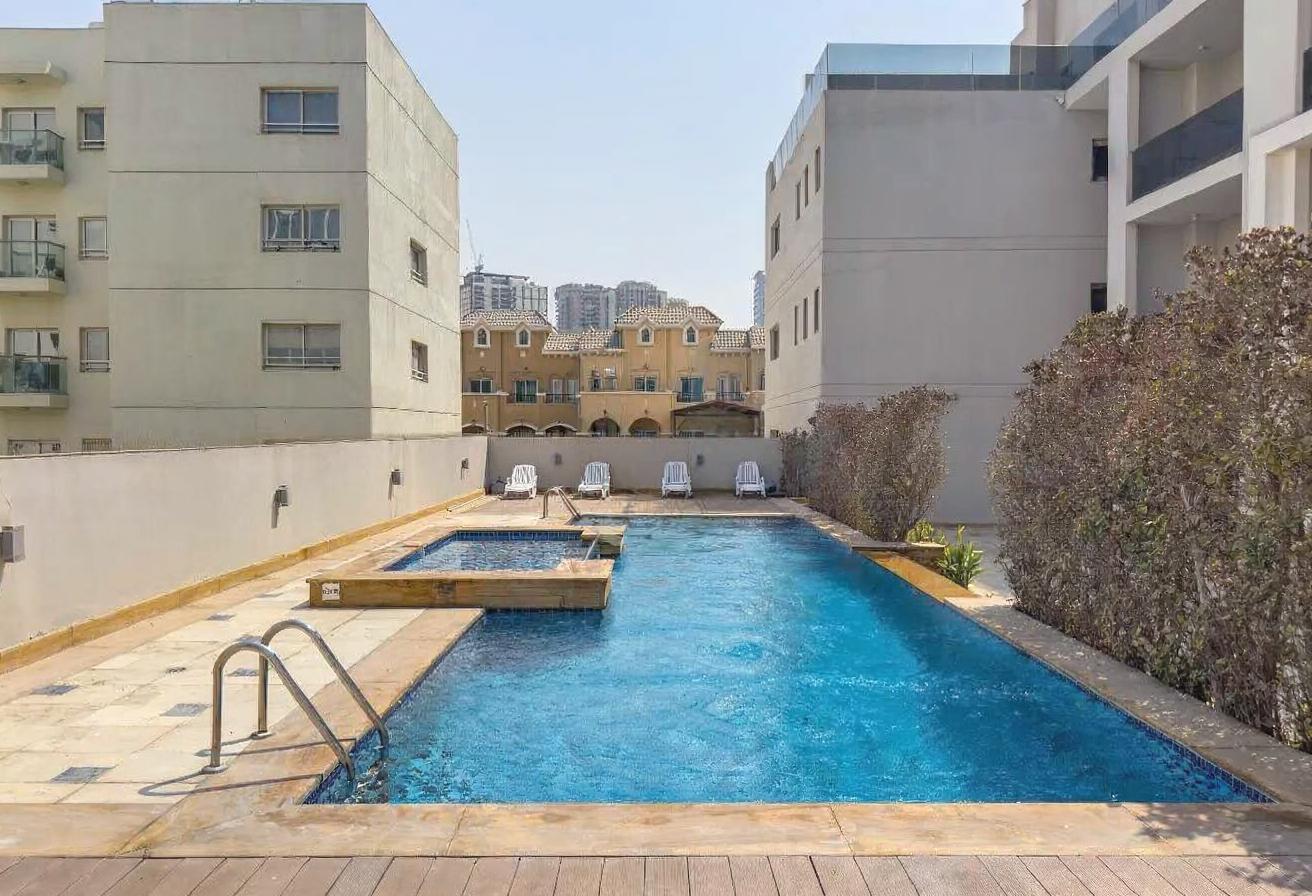 Oakville: Pool