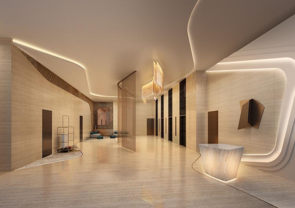 Palm View: Lobby
