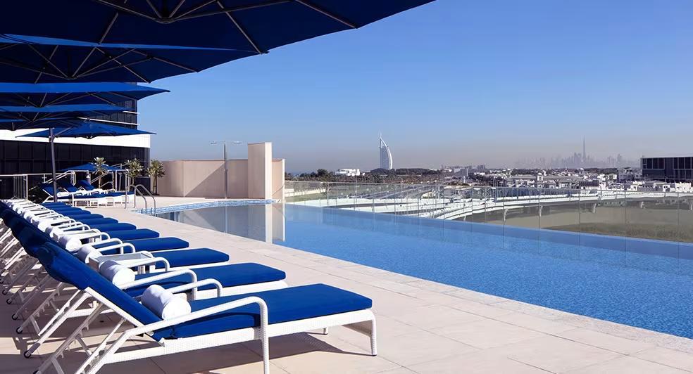 Palm View: Pool