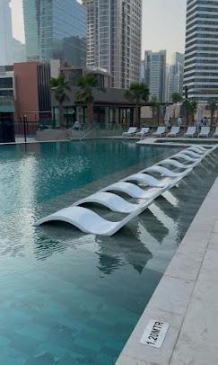 Peninsula: Pool