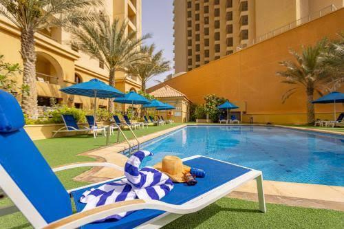 Roda Amwaj Suites: Pool