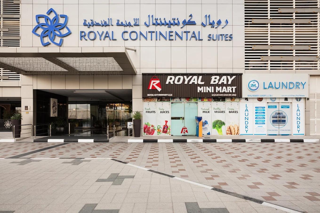 Royal Continental Suites: Lobby