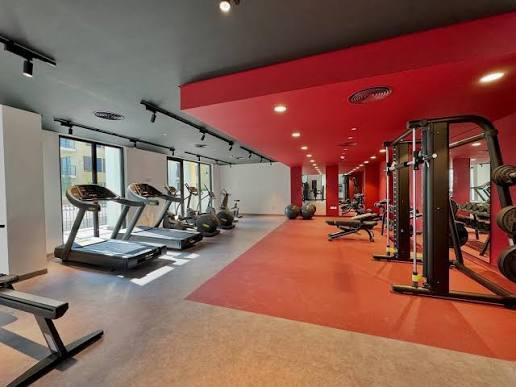 Sur La Mer: Gym