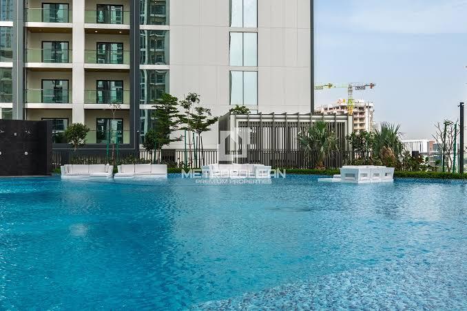 The Crest: Pool