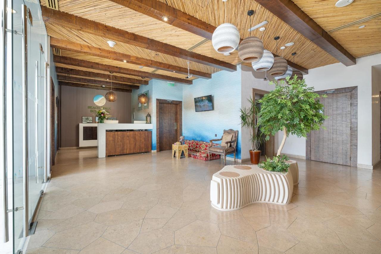 The Walk: Lobby