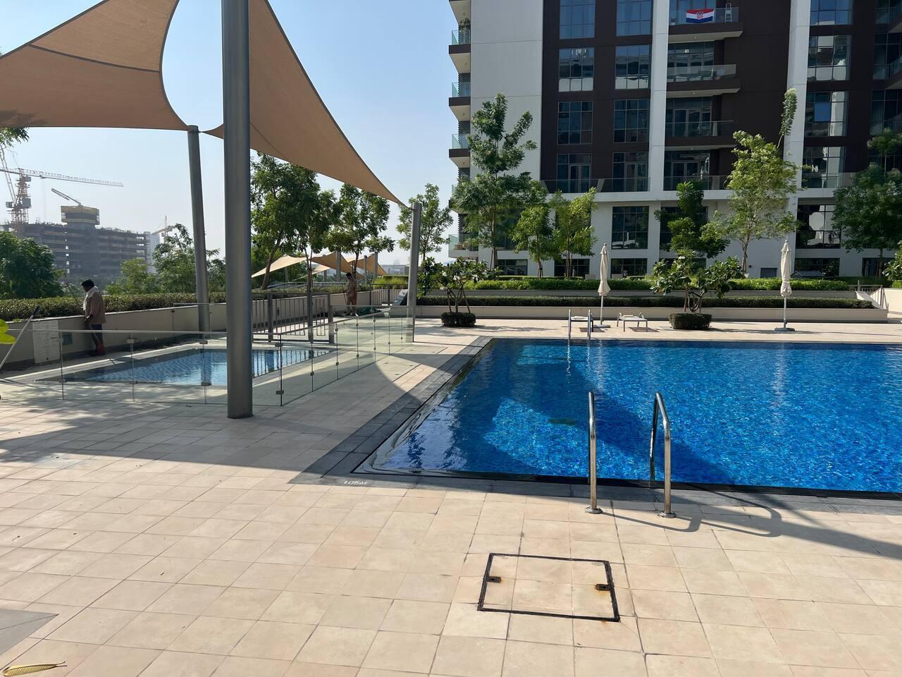 Acacia: Pool