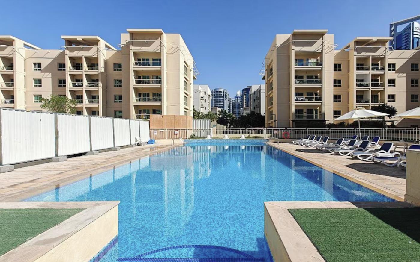 Al Dhafrah: Pool