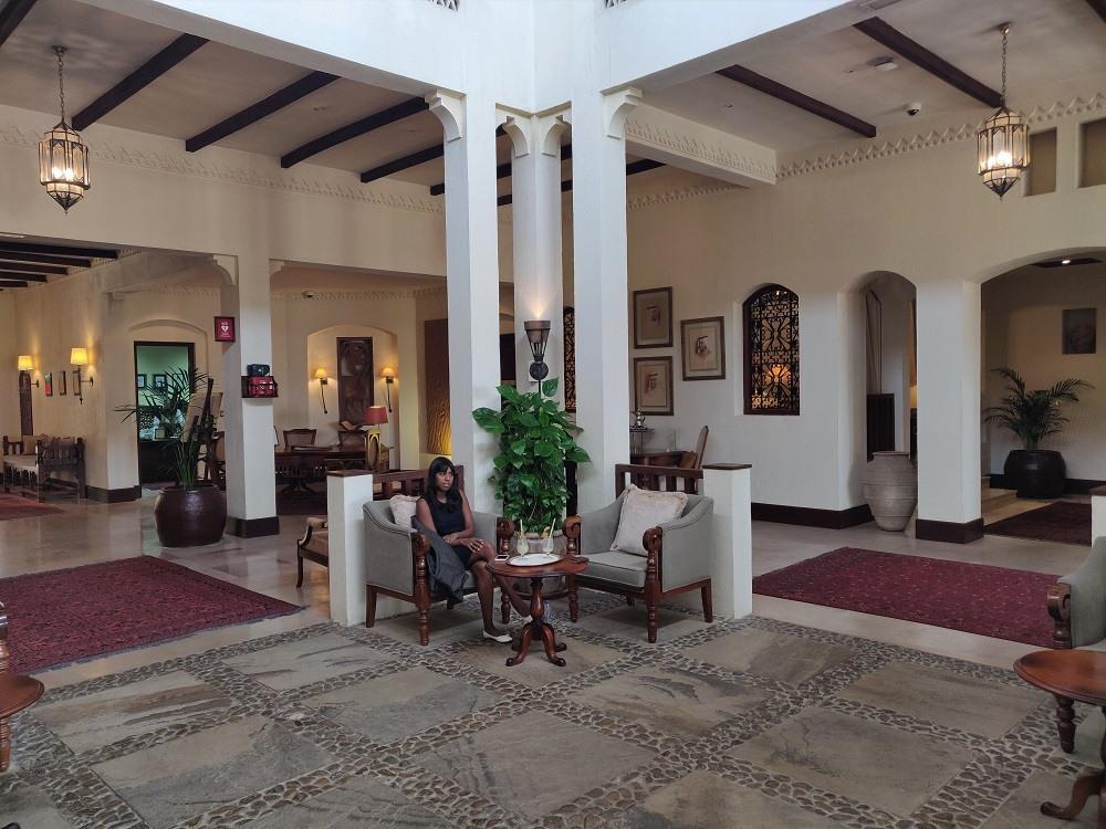 Al Maha: Lobby