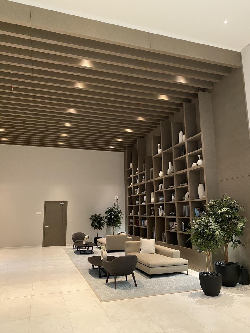 BLVD Heights: Lobby