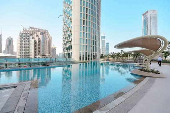 Burj Vista: Pool