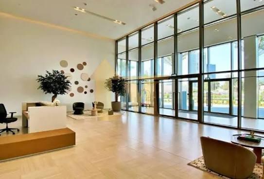 Downtown Views: Lobby