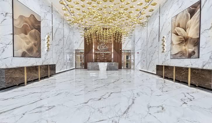 Elite Downtown: Lobby