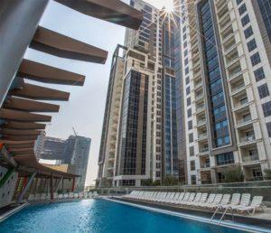 Executive Tower: Pool