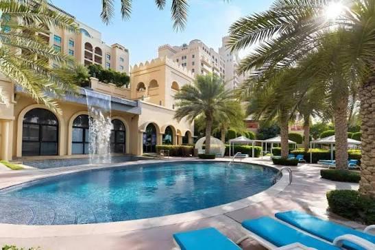 Golden Mile: Pool