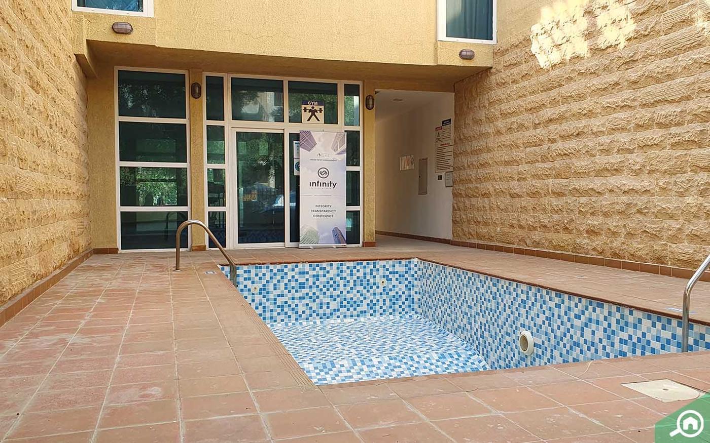Indigo Ville: Pool