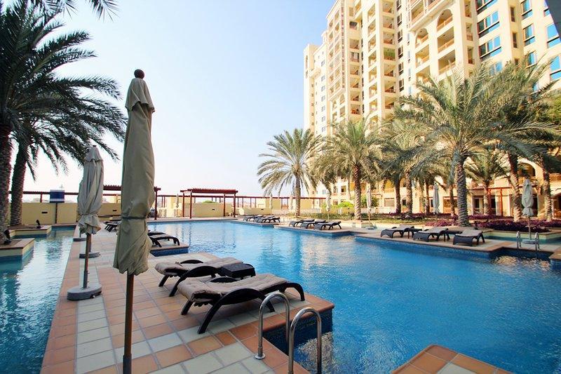 Marina Residence: Pool