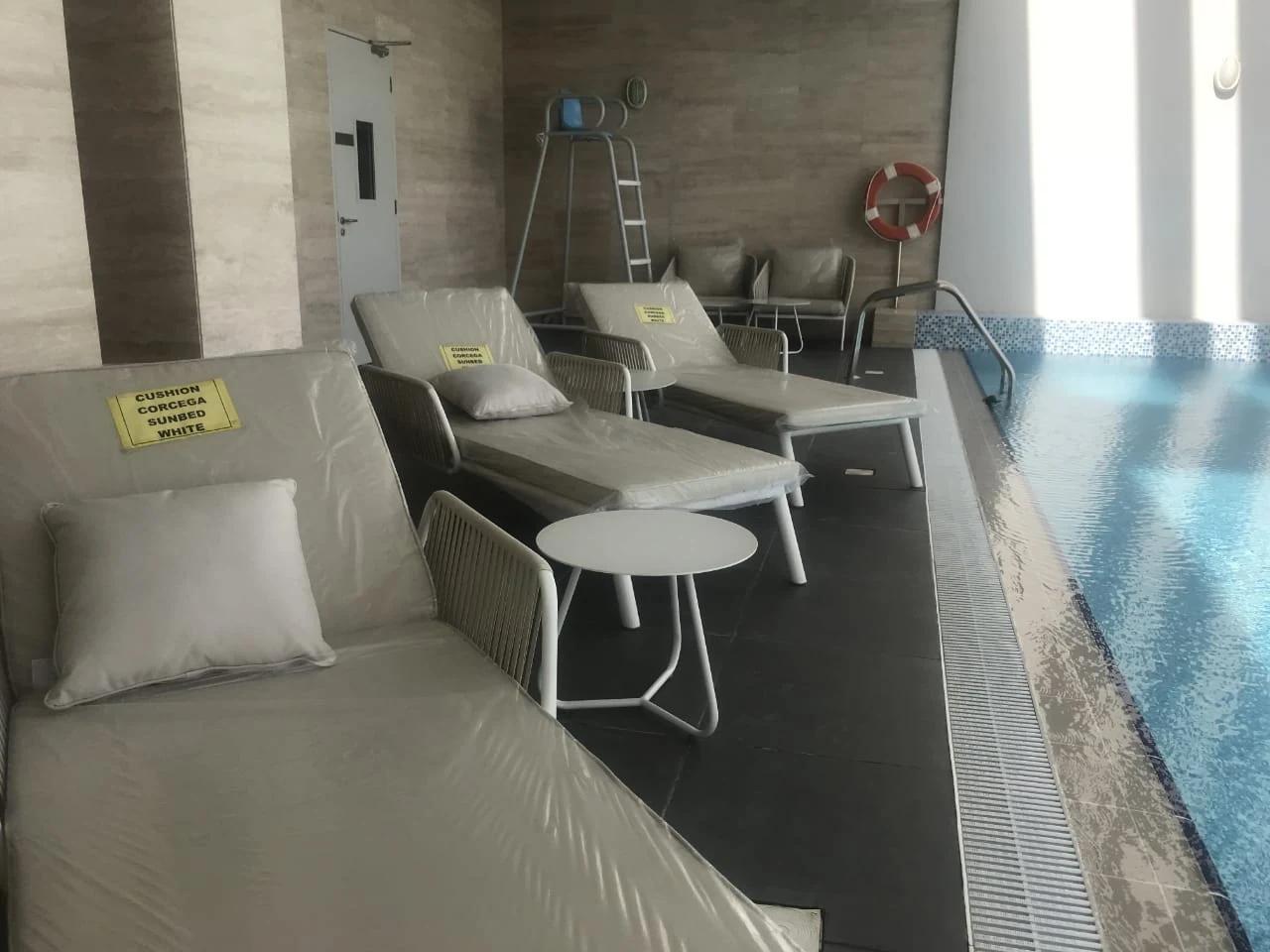 Montrose Residence: Pool