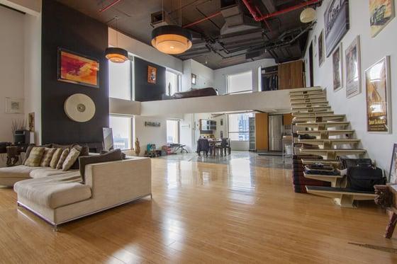 Sadaf: Lobby