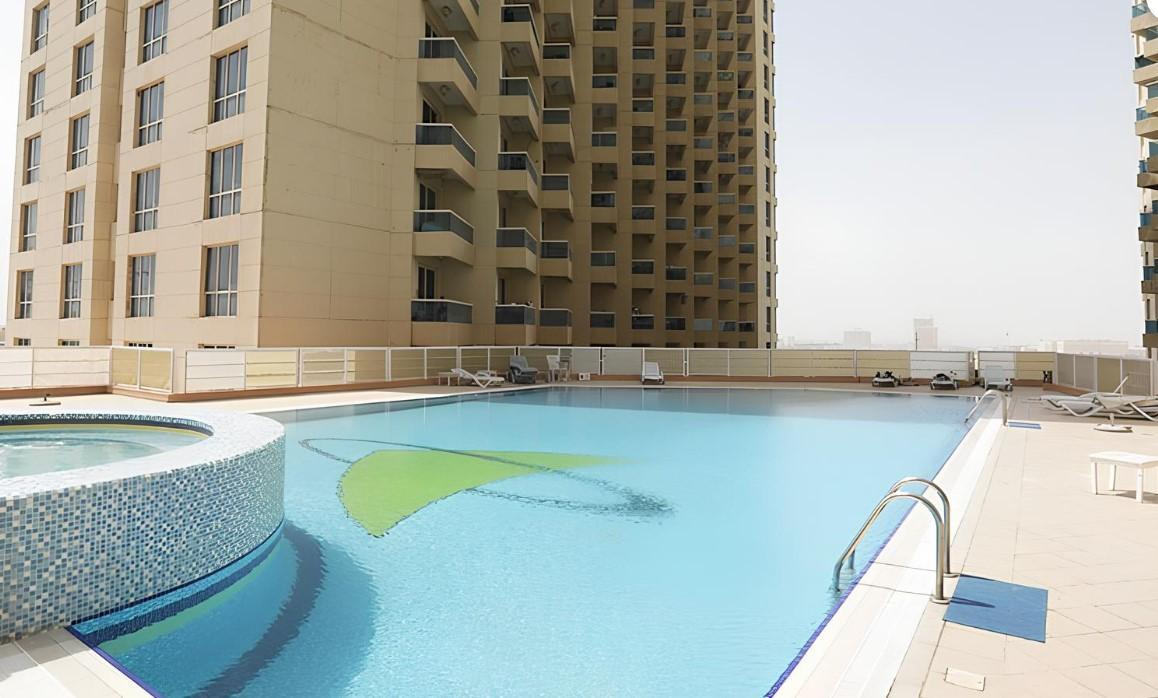 The Crescent: Pool
