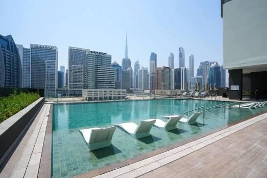 15 Northside: Pool