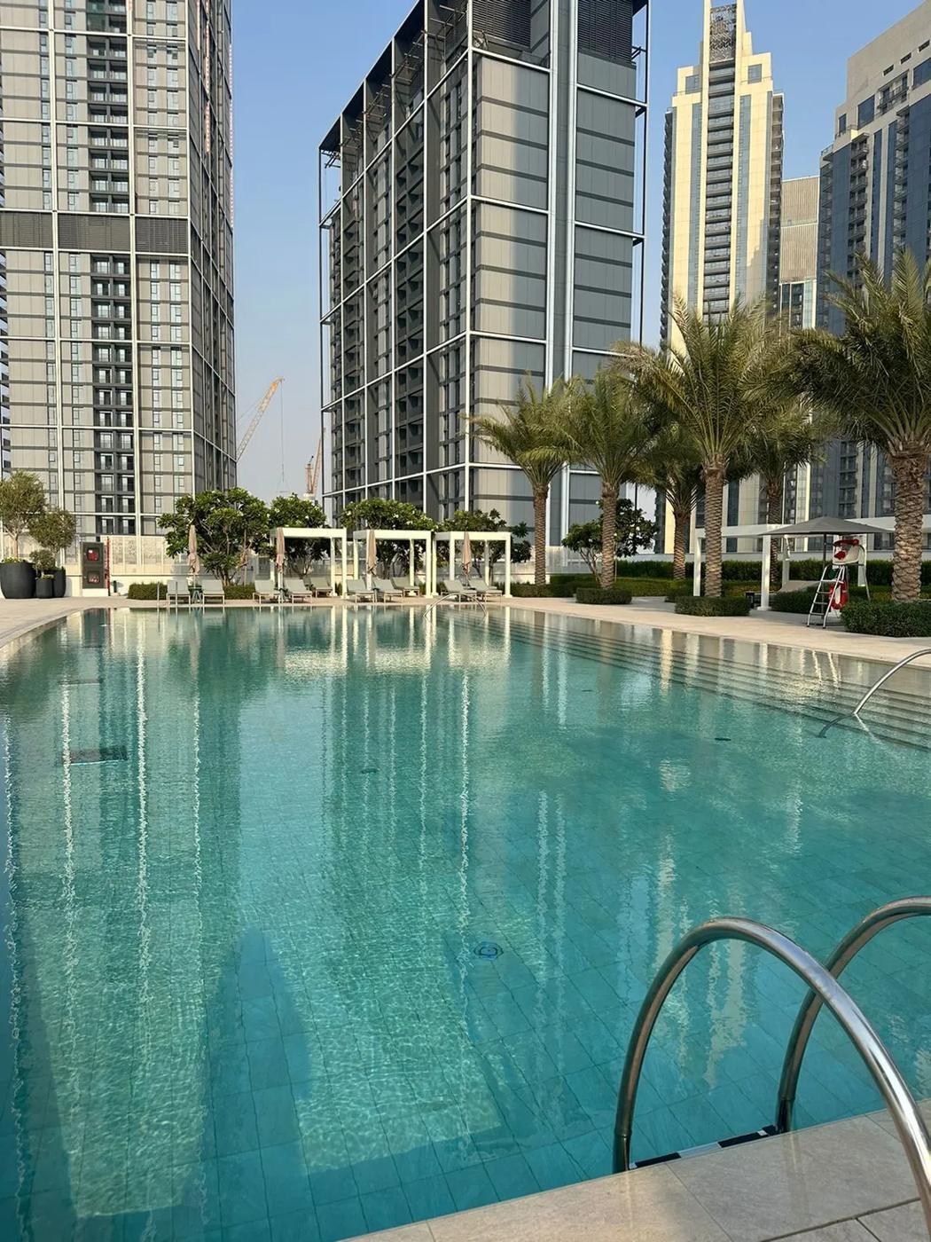 Address Harbour Point: Pool