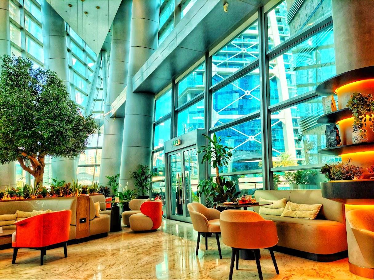 Almas Tower: Lobby