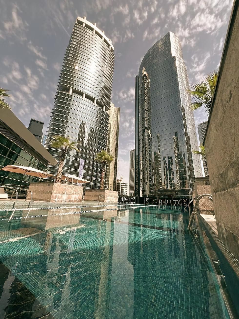 Almas Tower: Pool