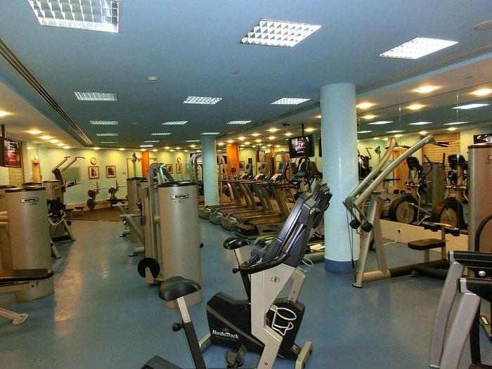 Al Murooj Complex: Gym
