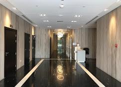 Al Yousuf Towers: Lobby