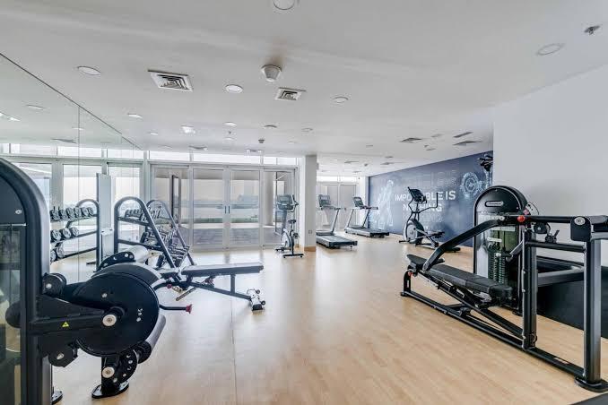 Azizi Mina: Gym