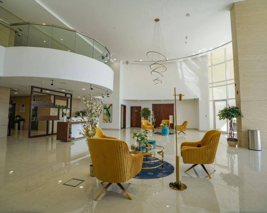 Azizi Yasamine: Lobby