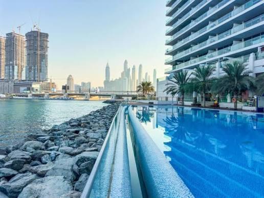 Azure Residence: Pool