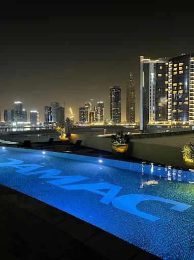 Bay's Edge: Pool