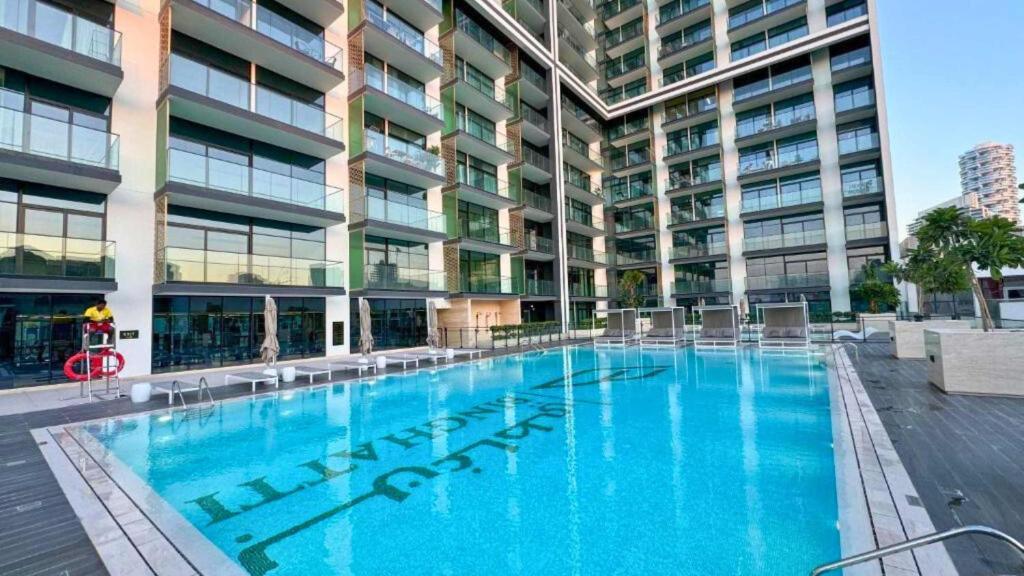 Binghatti Emerald: Pool