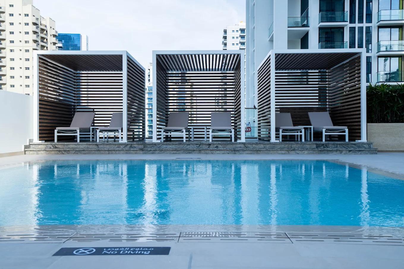 Binghatti Gardenia: Pool