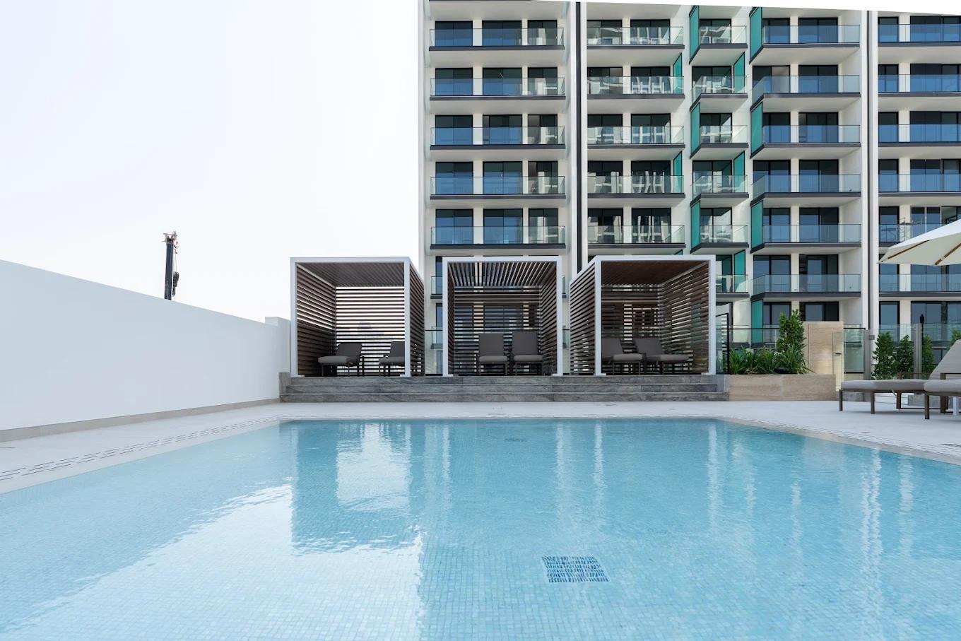 Binghatti House: Pool