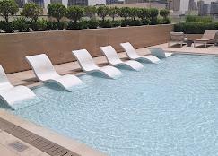 Binghatti Onyx: Pool