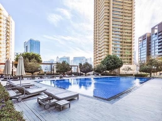 Boulevard Crescent: Pool