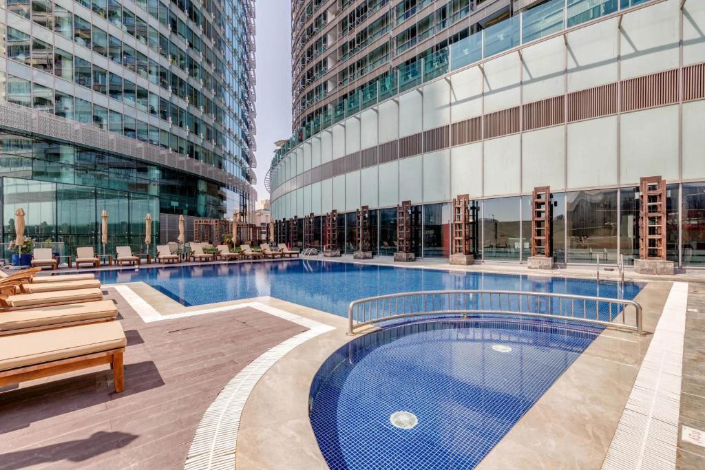 Burjuman Tower: Pool